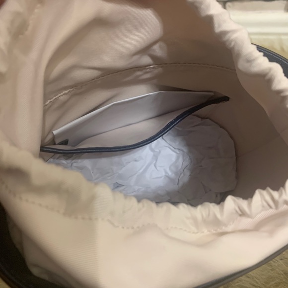 ⛔️SOLD⛔️Authentic KATE SPADE Leather/metal ice bag - Picture 9 of 11